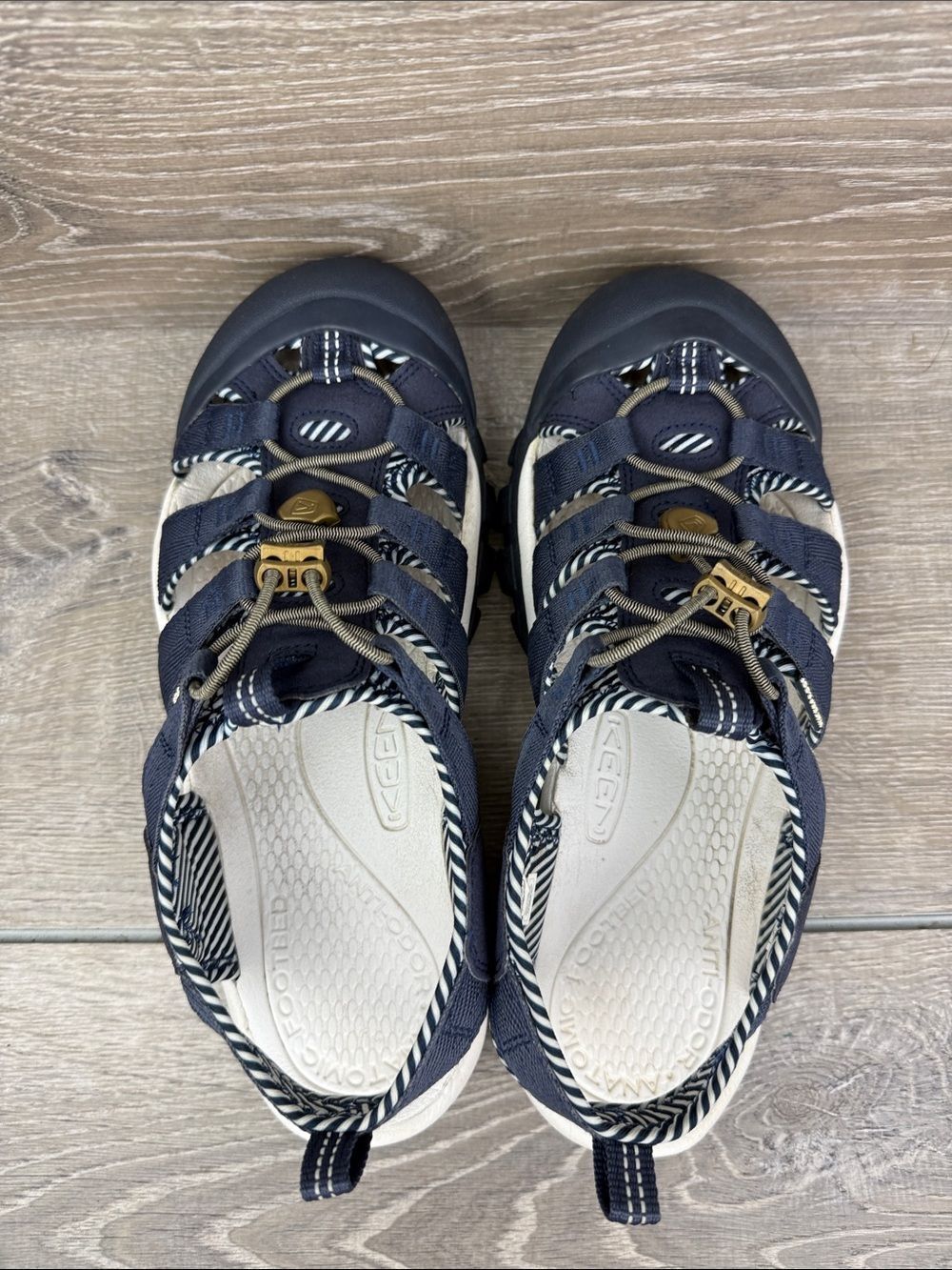 Keen Newport H2 Waterproof Navy White Pinstripe Women’s Sz 10 Hiking Sandals - Picture 5 of 10
